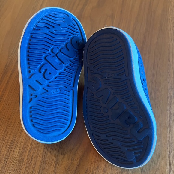 Native - Jefferson Slip-ons - Picture 2 of 4